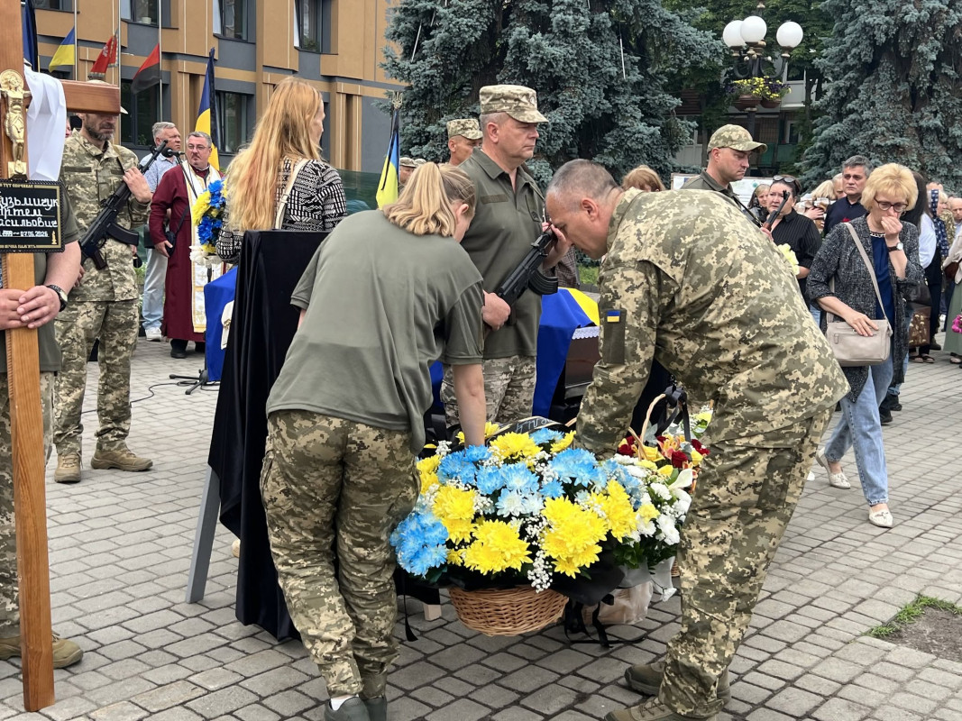 На Волині провели у вічність 27-річного Героя Артема Кузьмичука