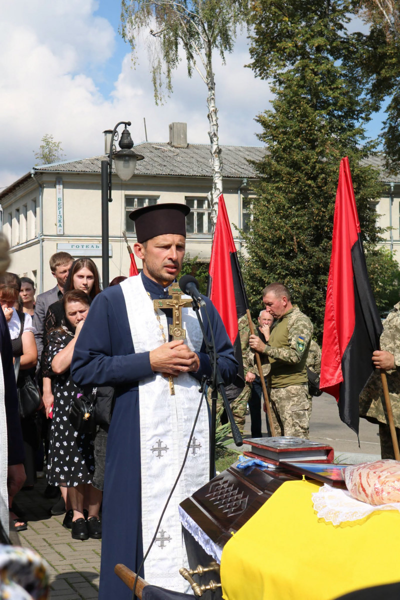 Загинув понад півтора року тому у Курській області: на Волині поховали захисника Миколу Собчука