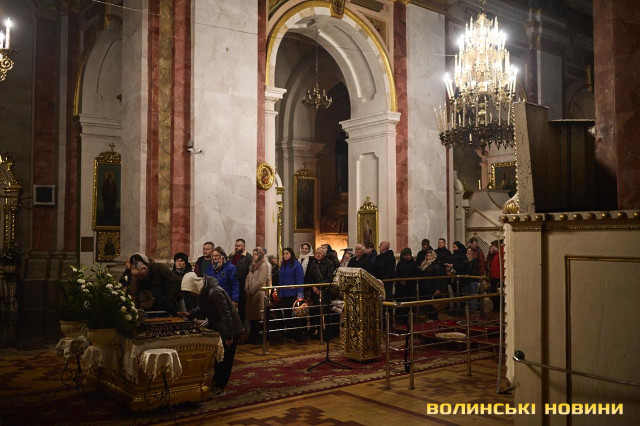 Як у Луцьку освячували кошики напередодні Великодня