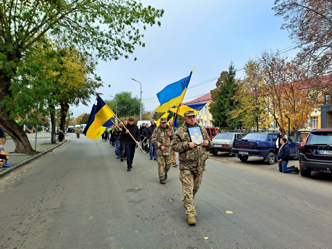 Вісім місяців рідні жили надією, але захисник повернувся «на щиті»: на Волині попрощалися із полеглим на війні Валерієм Степанюком