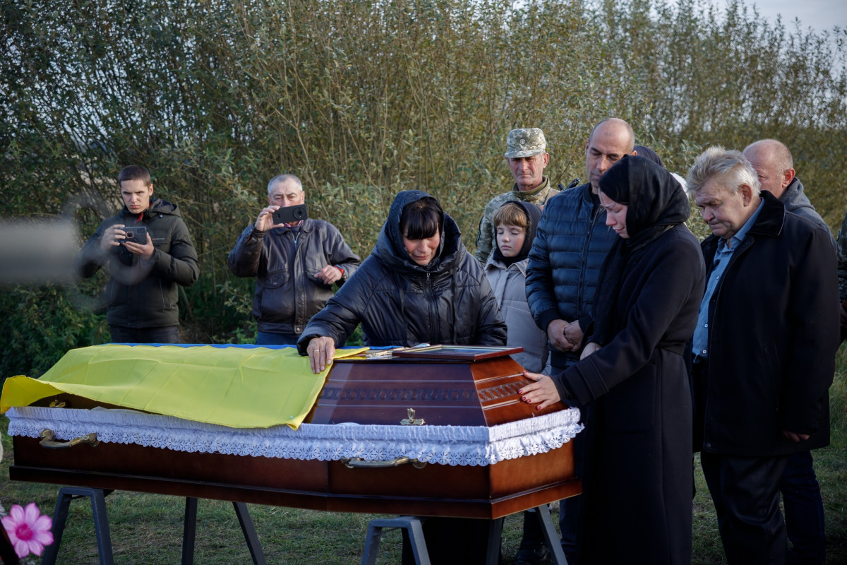 Понад пів року вважався зниклим безвісти: на Волині попрощалися з Героєм Дмитром Макаревичем