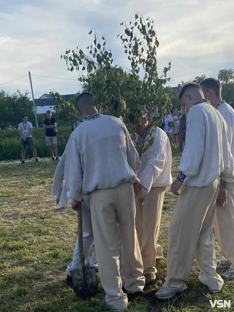 Купальські пісні, вогонь і благодійність: у місті на Волині яскраво відзначили свято Івана Купала