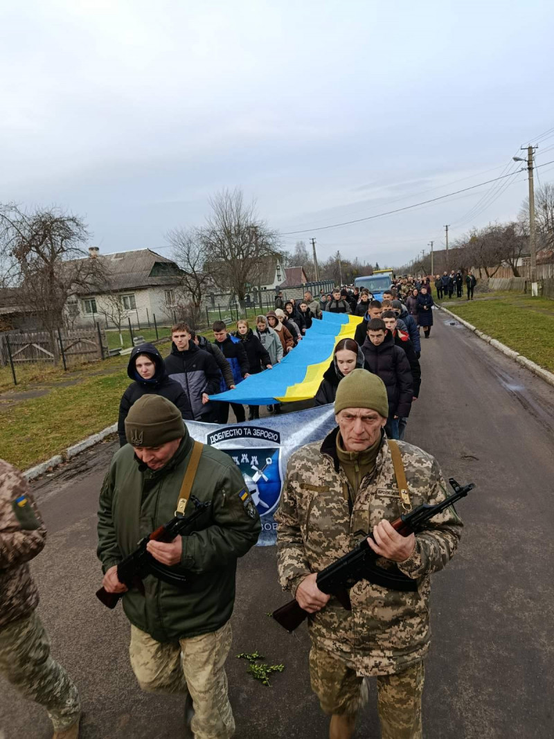 Кілька днів не дожив до 33-річчя: на Волині попрощалися з молодим Героєм Олександром Біруком