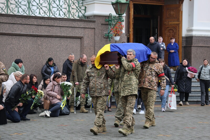 Загинув у вересні минулого року: у Луцьку попрощались з Героєм Дмитром Загурним