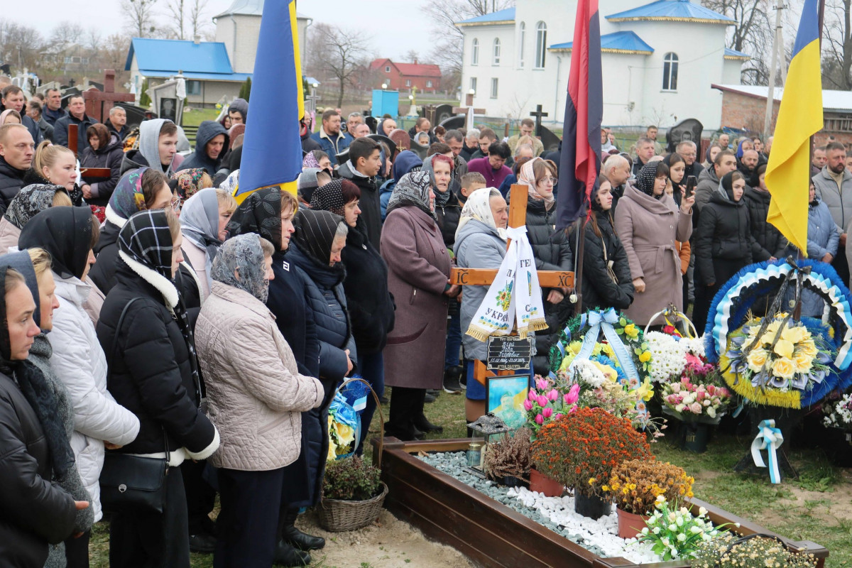 Війна забрала життя батька й сина: на Волині попрощалися з 22-річним спецпризначенцем Назаром Кравчуком