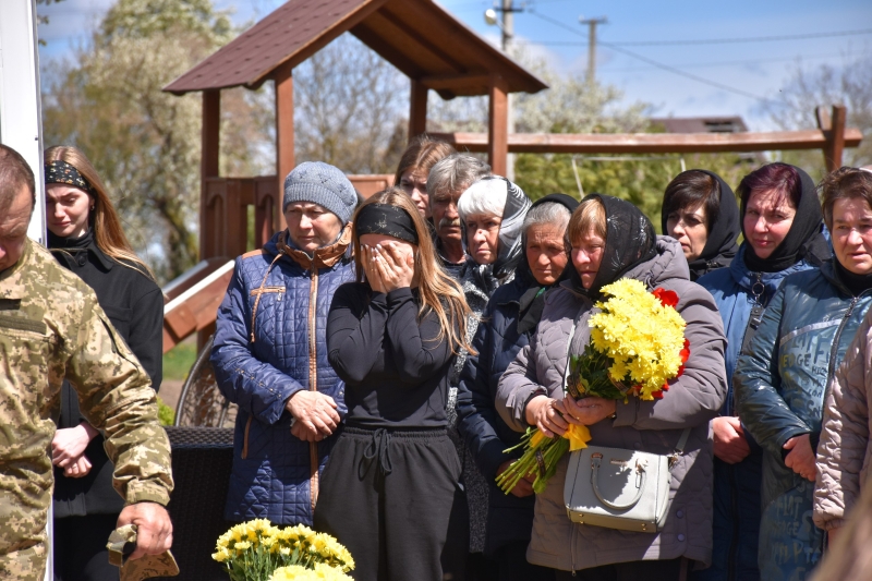 На Волині в останню земну дорогу провели Героя Олександра Сернюка