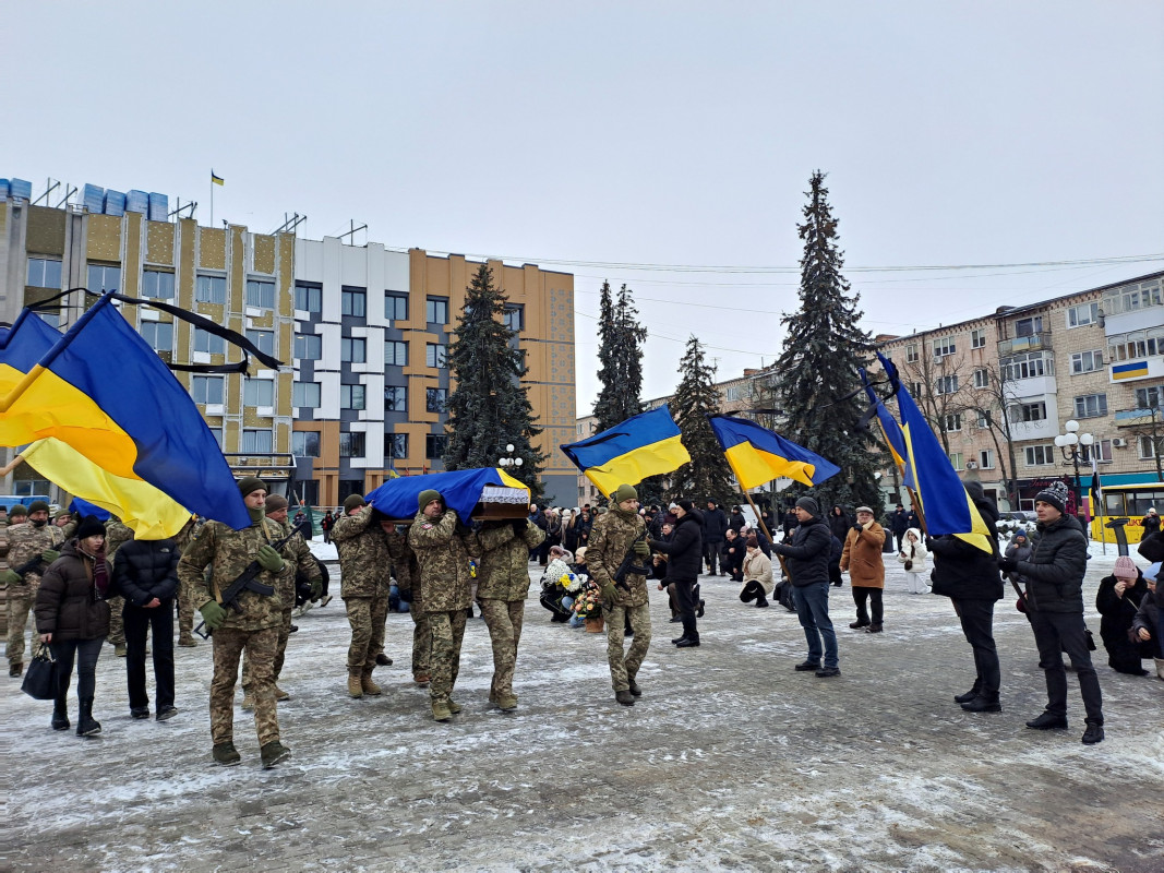 Воювали пліч-о-пліч і понад 2 роки вважалися зниклими безвісти: на Волині поховали двох Героїв - Миколу Сича та Андрія Вдовиченка