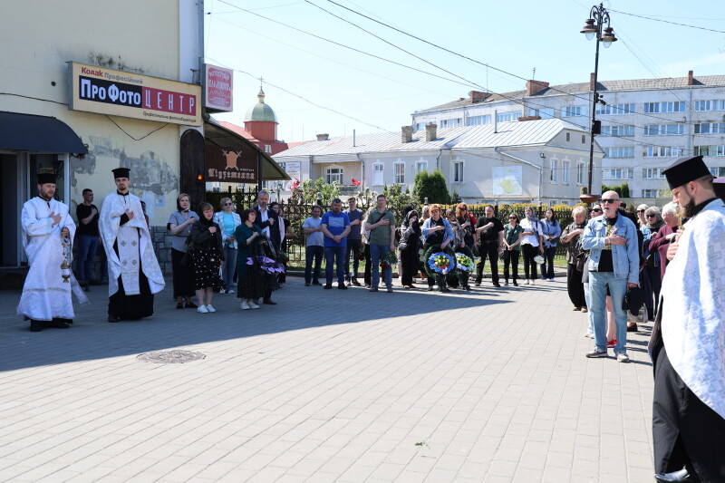 У Луцьку попрощалися з Героєм Андрієм Ющиком, який загинув понад рік тому