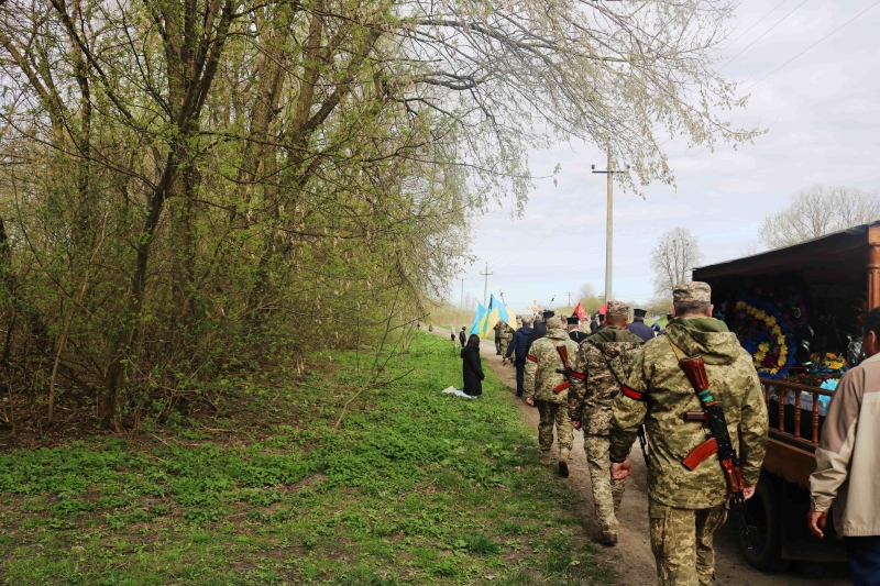 Помер у лавах ЗСУ: на Волині в останню дорогу провели Героя Олександра Горотя
