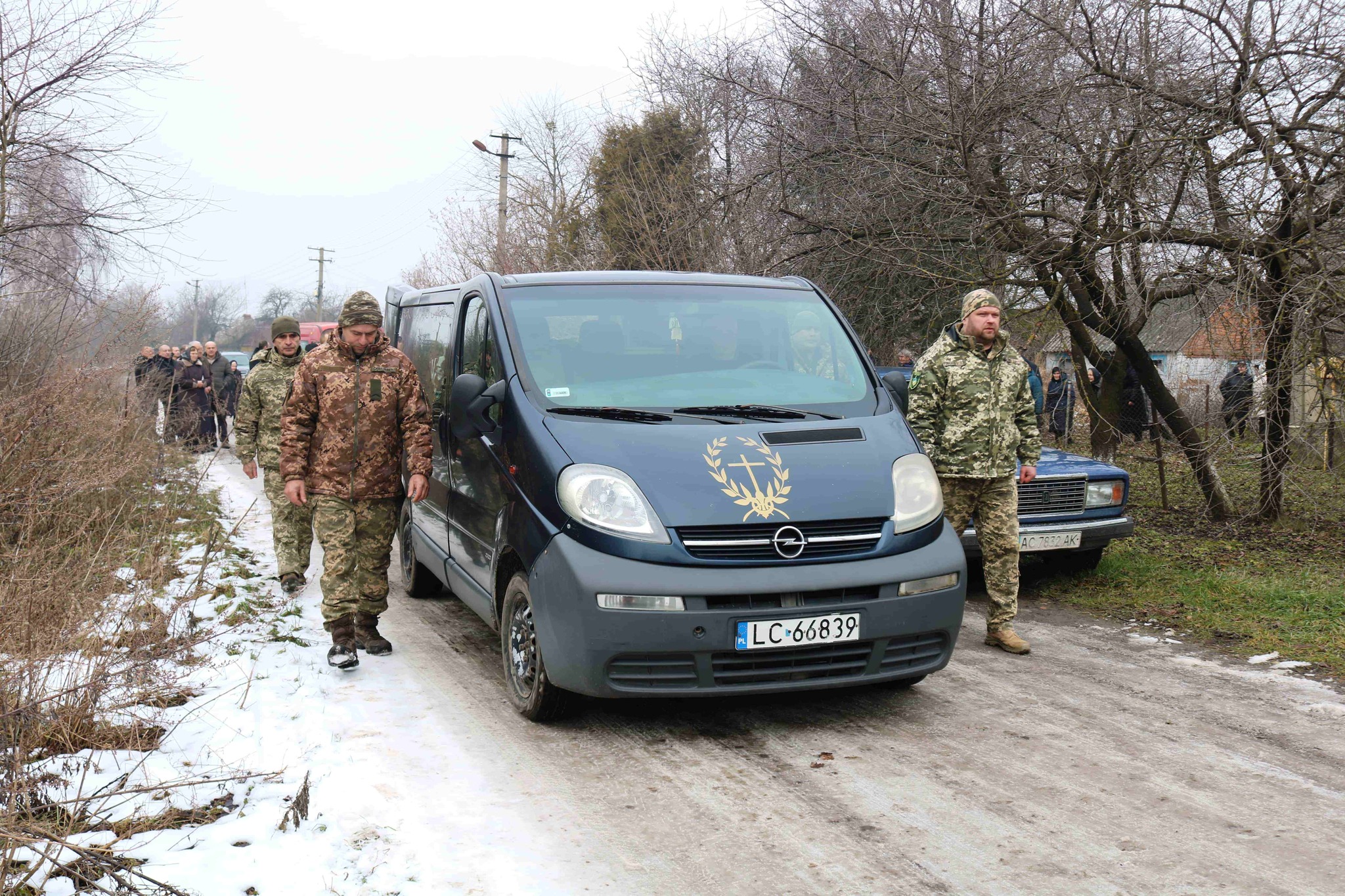 Помер дорогою додому: у Луцькому районі поховали молодого військового Івана Фліса