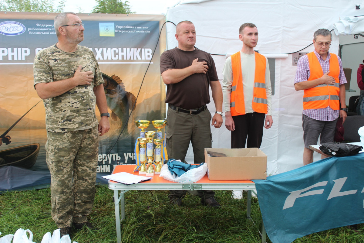 Змагання для захисників: ветерани Луцького району рибалили на турнірі