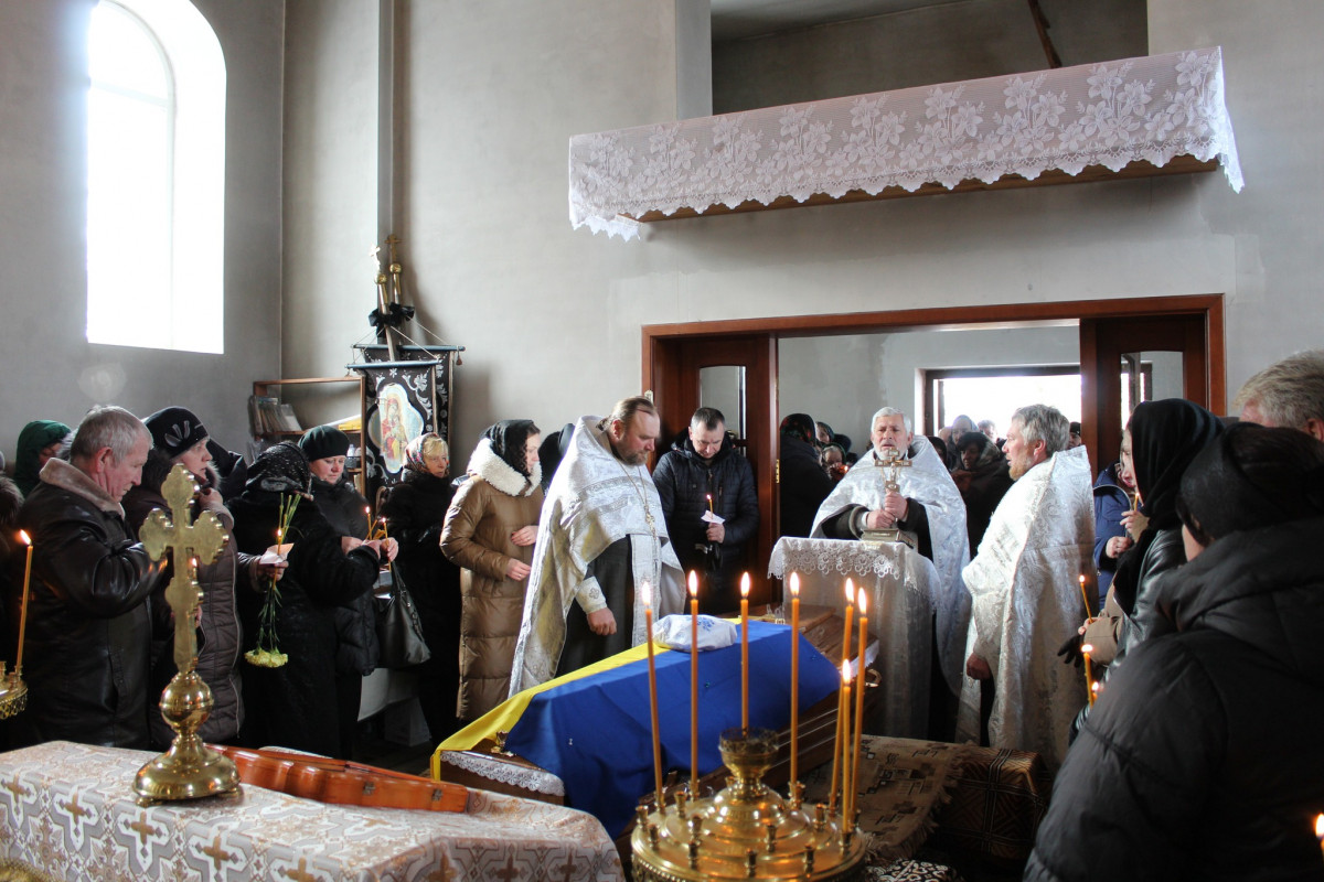 Загинув внаслідок удару ворожого безпілотника: на Волині попрощалися з Героєм Володимиром Лавренюком