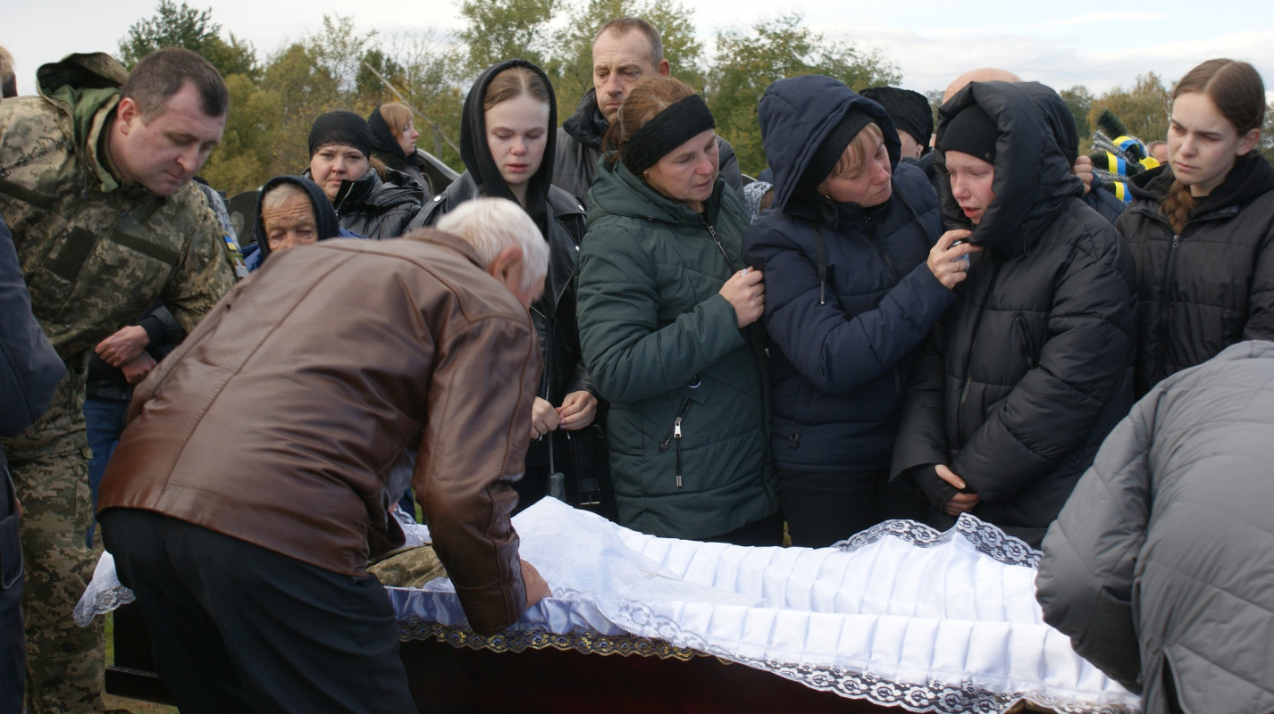 Світла людина зі щирим серцем: на Волині попрощалася з військовим Миколою Пахлею