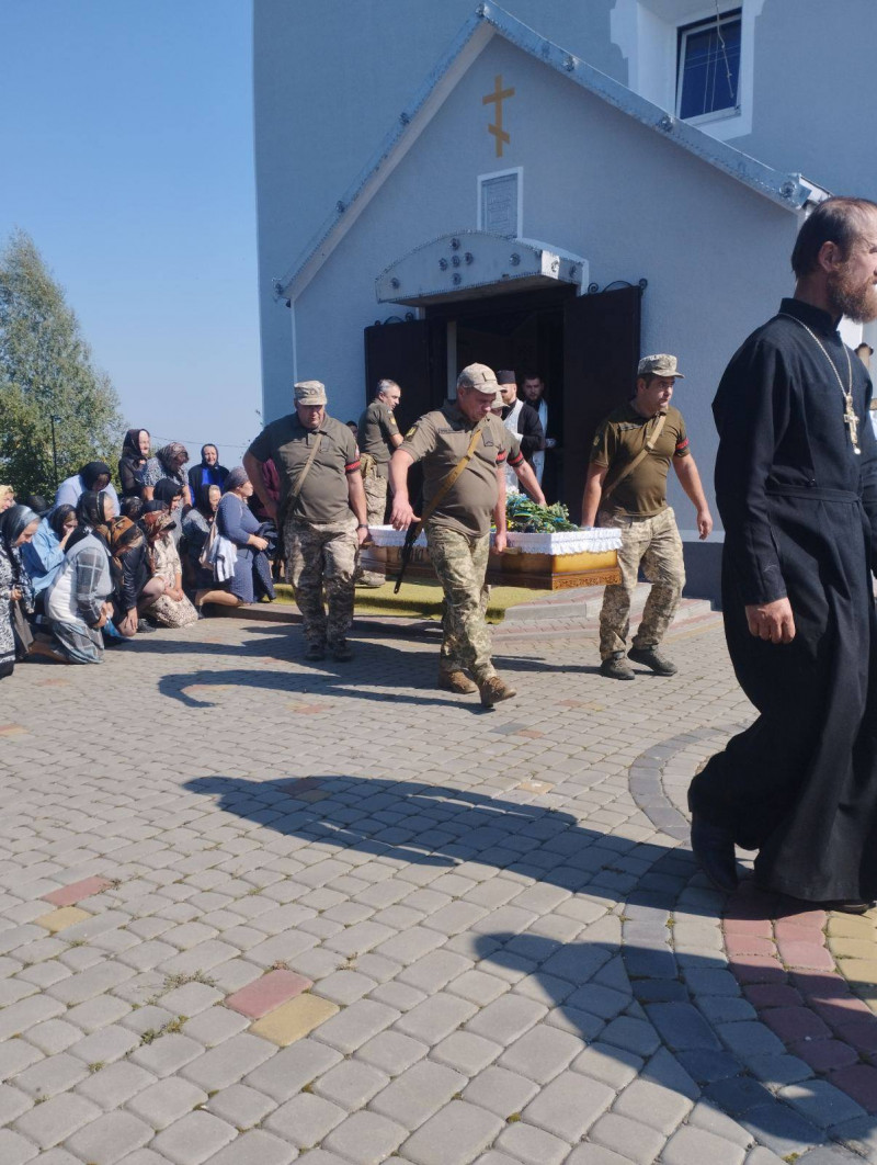 Загинув у бою на Харківщині: у Луцькому районі поховали Героя Василя Махновця