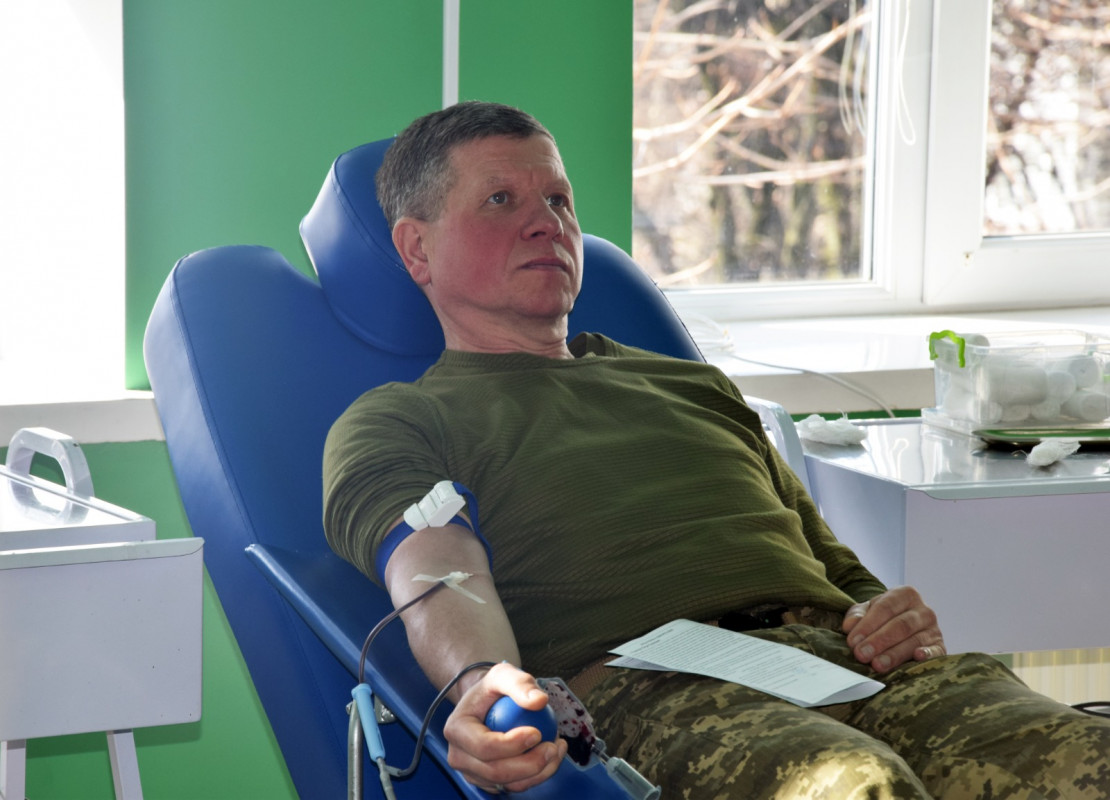 Кров для фронту і тилу: волинські прикордонники поповнили банк крові