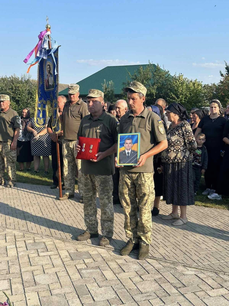 Хірург від Бога: на Волині декілька сотень людей прийшли попрощатися із загиблим бойовим медиком Олександром Ковчем