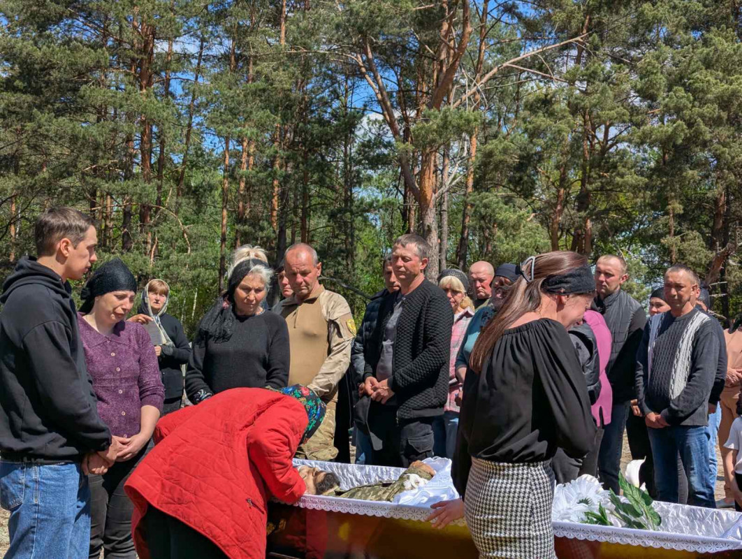 У громаді на Волині попрощалися з військовим Юрієм Шевчуком