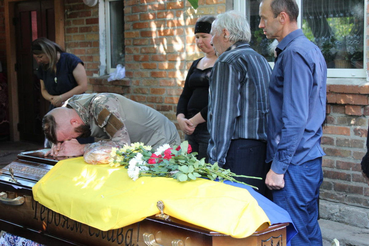 «Він ніколи не жалівся»: волиняни попрощалися із захисником Михайлом Присяжнюком