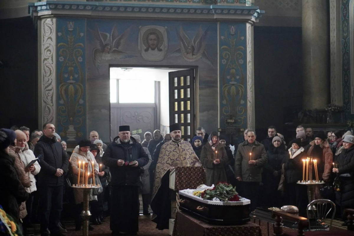 Останні оплески легенді: на Волині попрощалися з композитором Сергієм Шишкіним