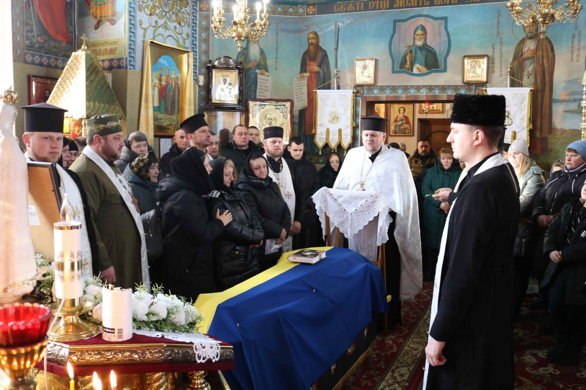 Чотири дні медики боролися за його життя: на Волині в останню земну дорогу провели Героя Ігоря Доманського