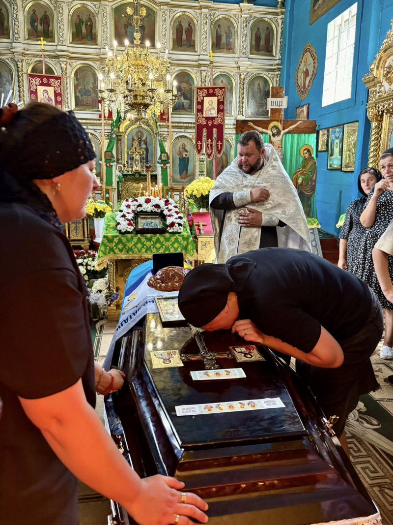 Віддав життя за Україну: на Волині попрощалися з Героєм Олегом Козловським