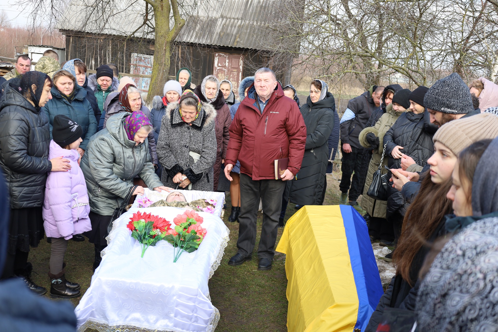 Серце важкопораненого бійця зупинилося після тривалого лікування: на Волині попрощалися з Героєм Русланом Світачем