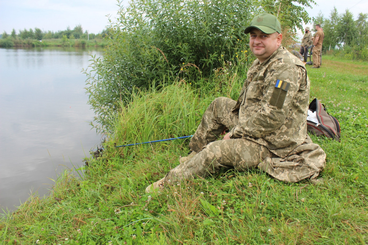 Змагання для захисників: ветерани Луцького району рибалили на турнірі