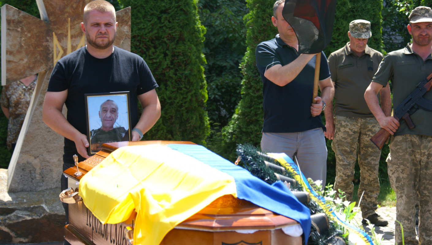 «За його голову окупанти обіцяли винагороду»: на Волині попрощалися з легендарним розвідником Віктором Зенцом