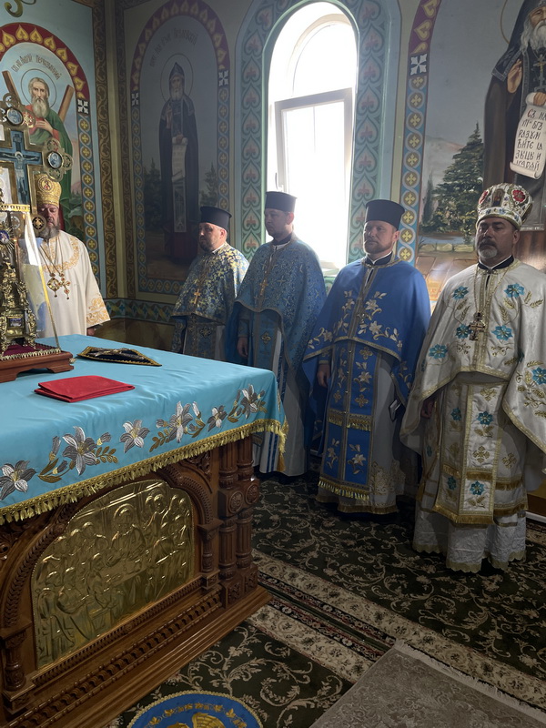 Митрополит Михаїл звершив літургію у волинському храмі з 150-річною історією