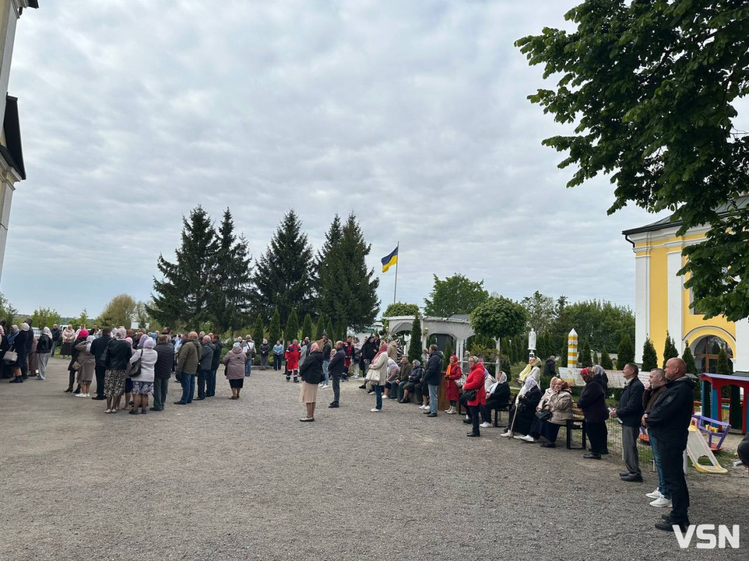 Сотні вірян прийшли на святкову літургію в Жидичинський монастир, яку очолив предстоятель ПЦУ Епіфаній