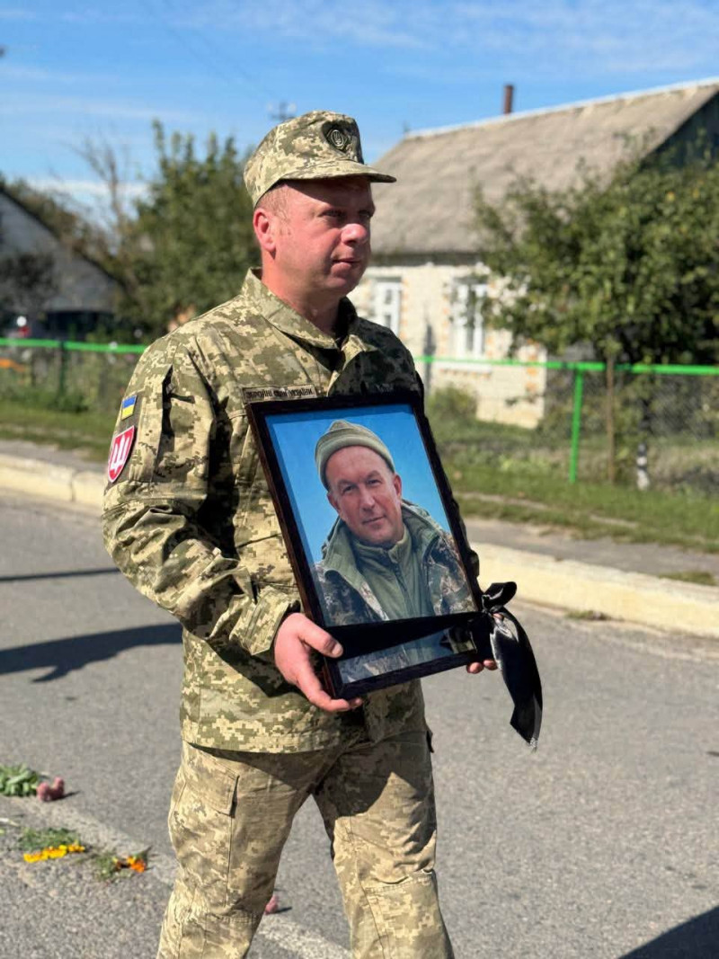 На Волині попрощалися із захисником Олександром Хмаруком, загибель якого підтвердила ДНК-експертиза