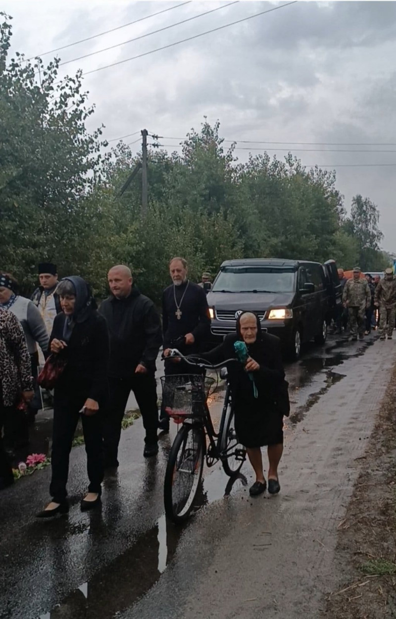 Помер при транспортуванні в евакуаційному вертольоті: у Луцькому районі попрощалися з молодим Героєм Олегом Мельником