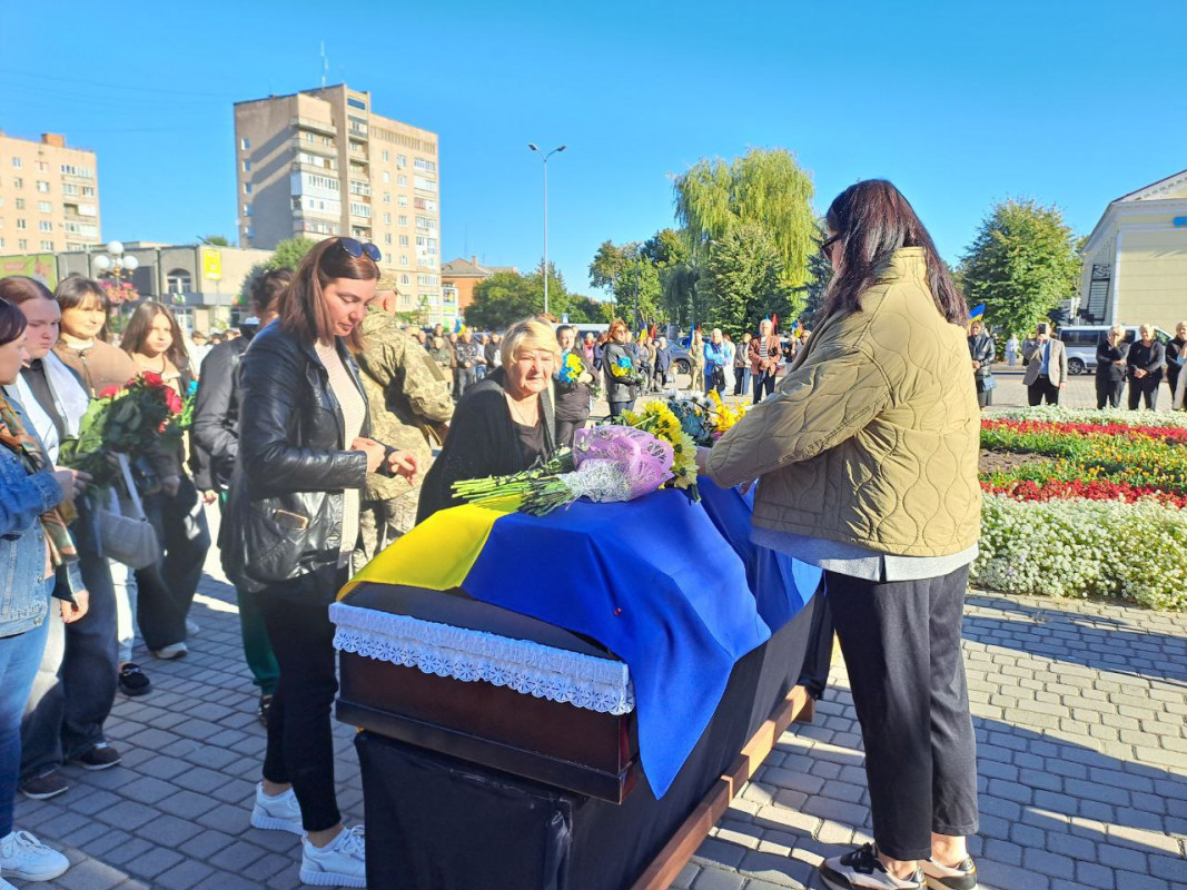Лікарі боролися за його життя. Але, на жаль, урятувати не вдалося: на Волині попрощалися з Героєм Ігорем Гембицьким