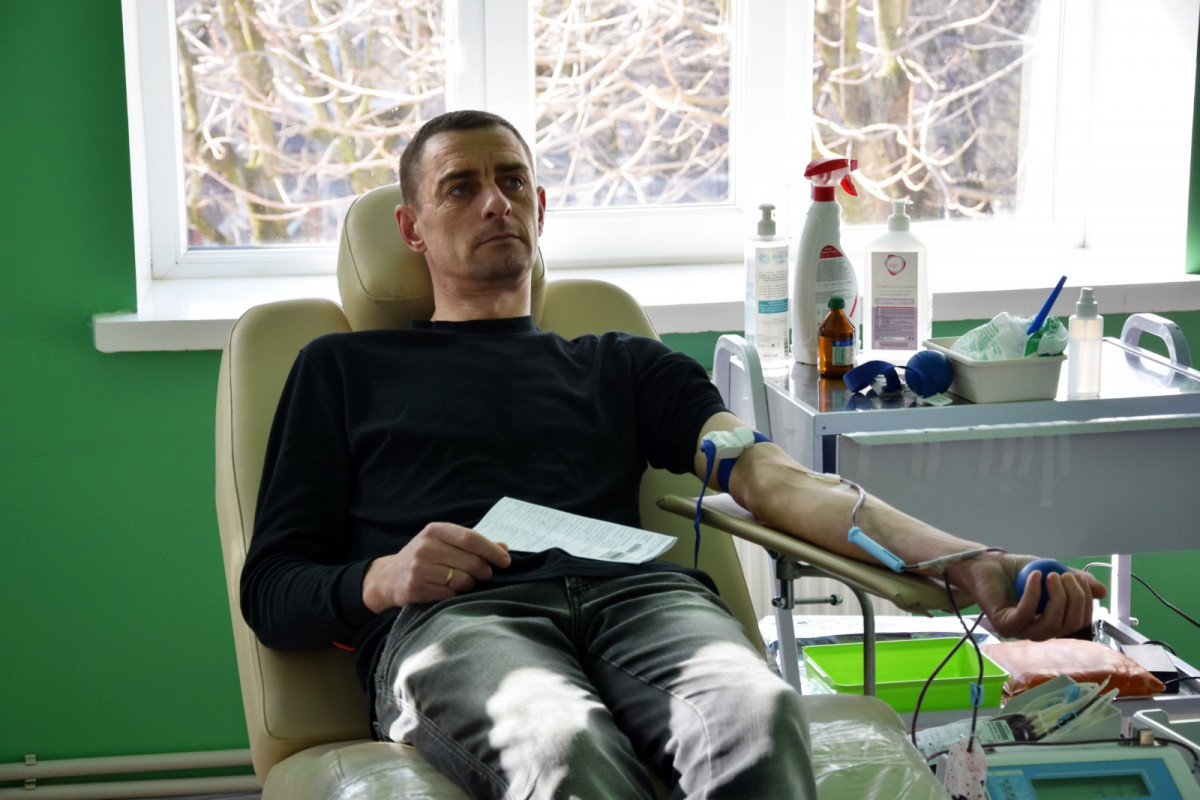 Кров для фронту і тилу: волинські прикордонники поповнили банк крові