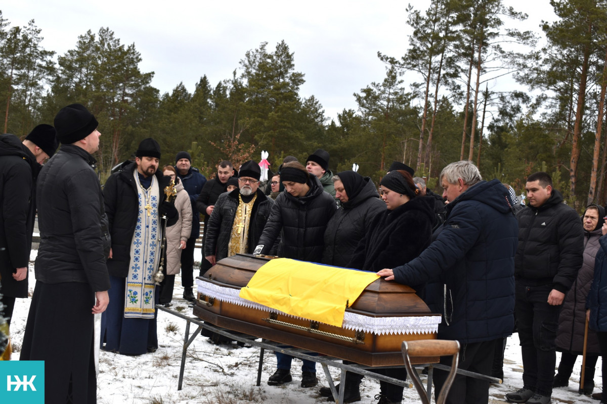 Зійшлося усе село: на Волині в останню дорогу провели полеглого на Курщині молодого Героя Сергія Зімича