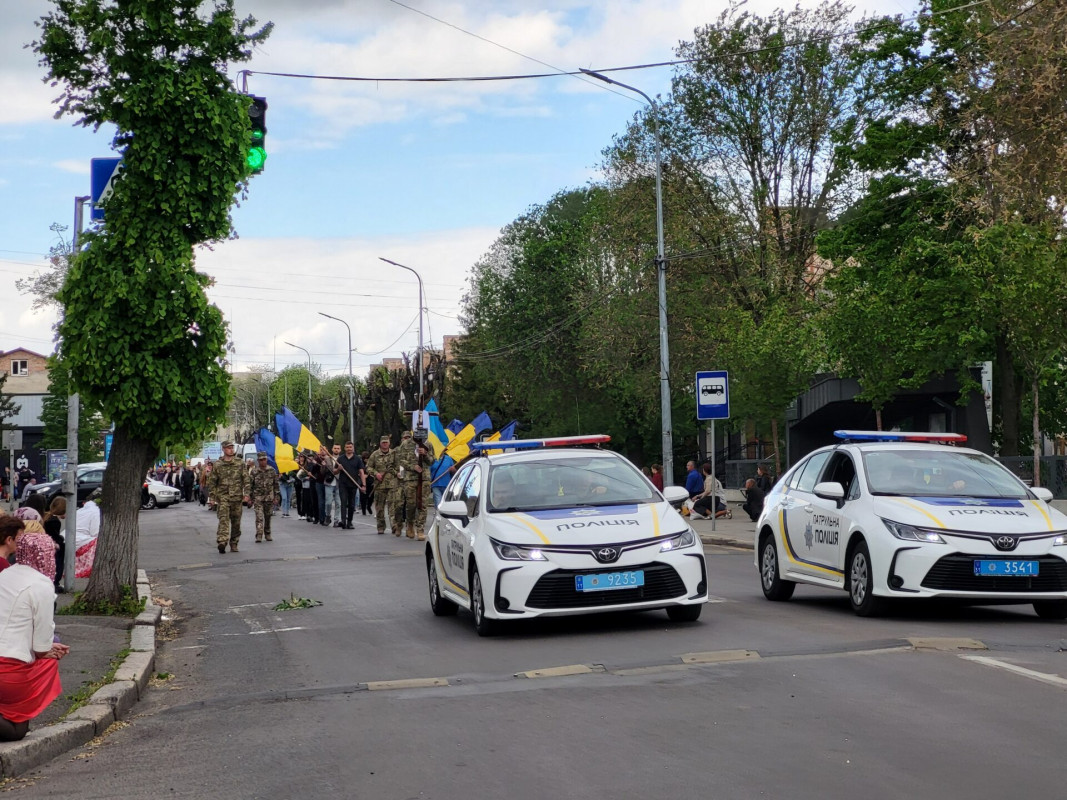 Учасник АТО, поліцейський, батько: на Волині попрощалися з 35-річним Героєм Дмитром Сергієнком