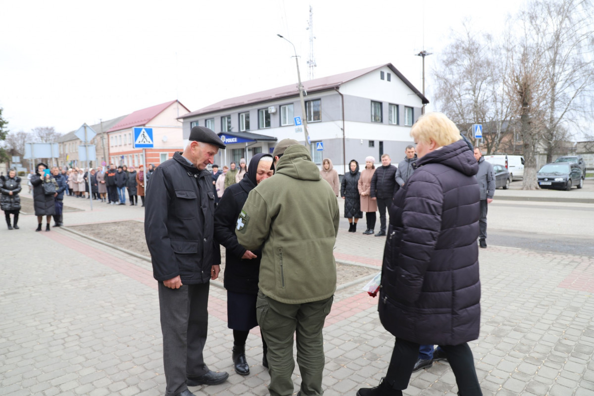 Загинув на території Курської області: батькам захисника з Волині вручили його посмертну нагороду