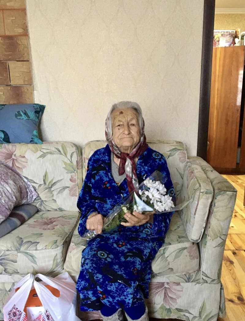 Радіє п’ятьом онукам і чотирьом правнукам: волинянка відзначила 90-річчя