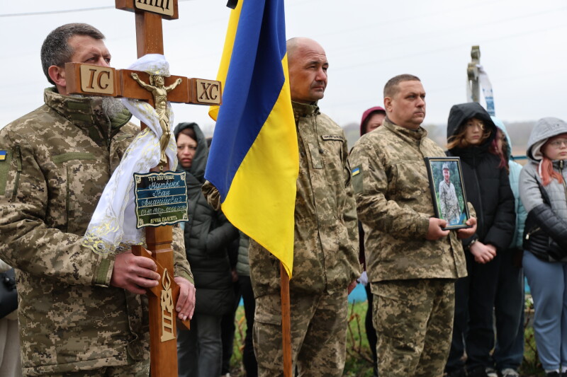Загинув понад півтора року тому: у Луцькій громаді попрощалися з полеглим Героєм Іваном Матвіюком