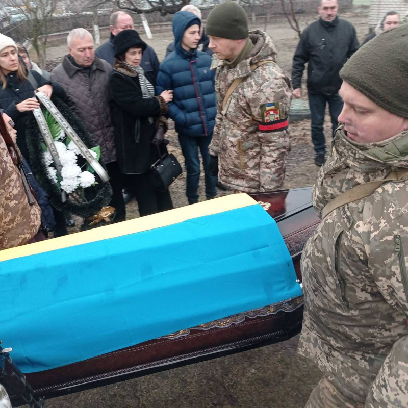 Довгий час вважався зниклим безвісти, однак, на жаль, дива не сталося: на Волині поховали молодого Героя Вадима Слєпцова