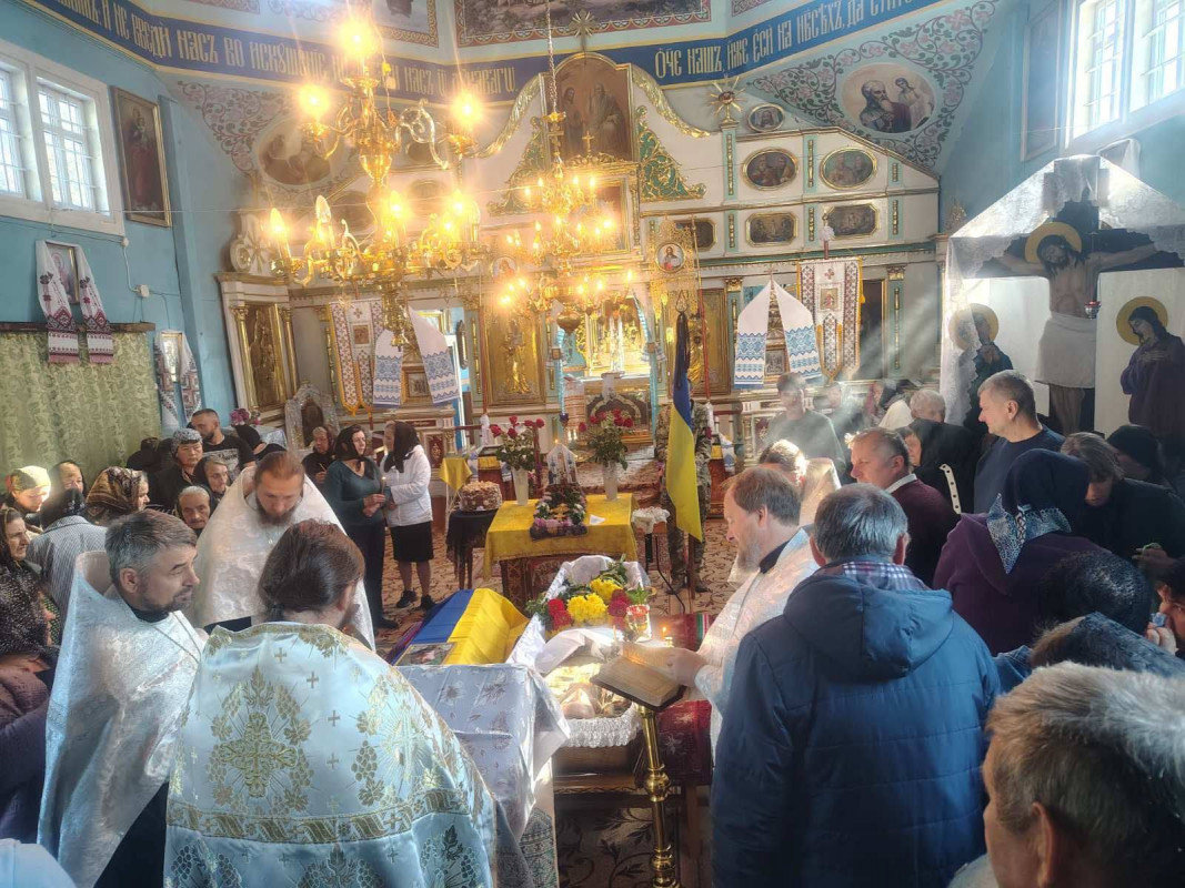 Йому назавжди 29: на Волині провели в останню путь Героя Дмитра Різника