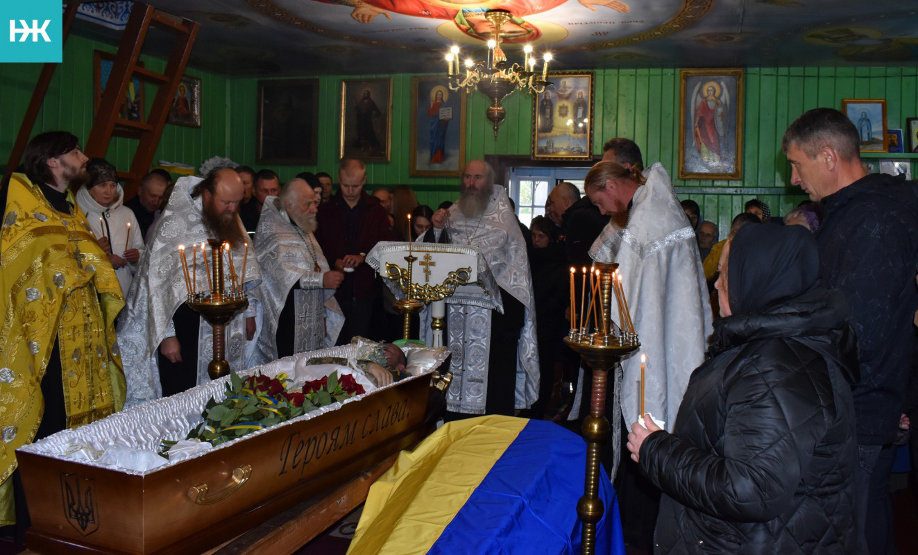 Громада у жалобі: на Волині в останню дорогу провели молодого захисника Станіслава Барана