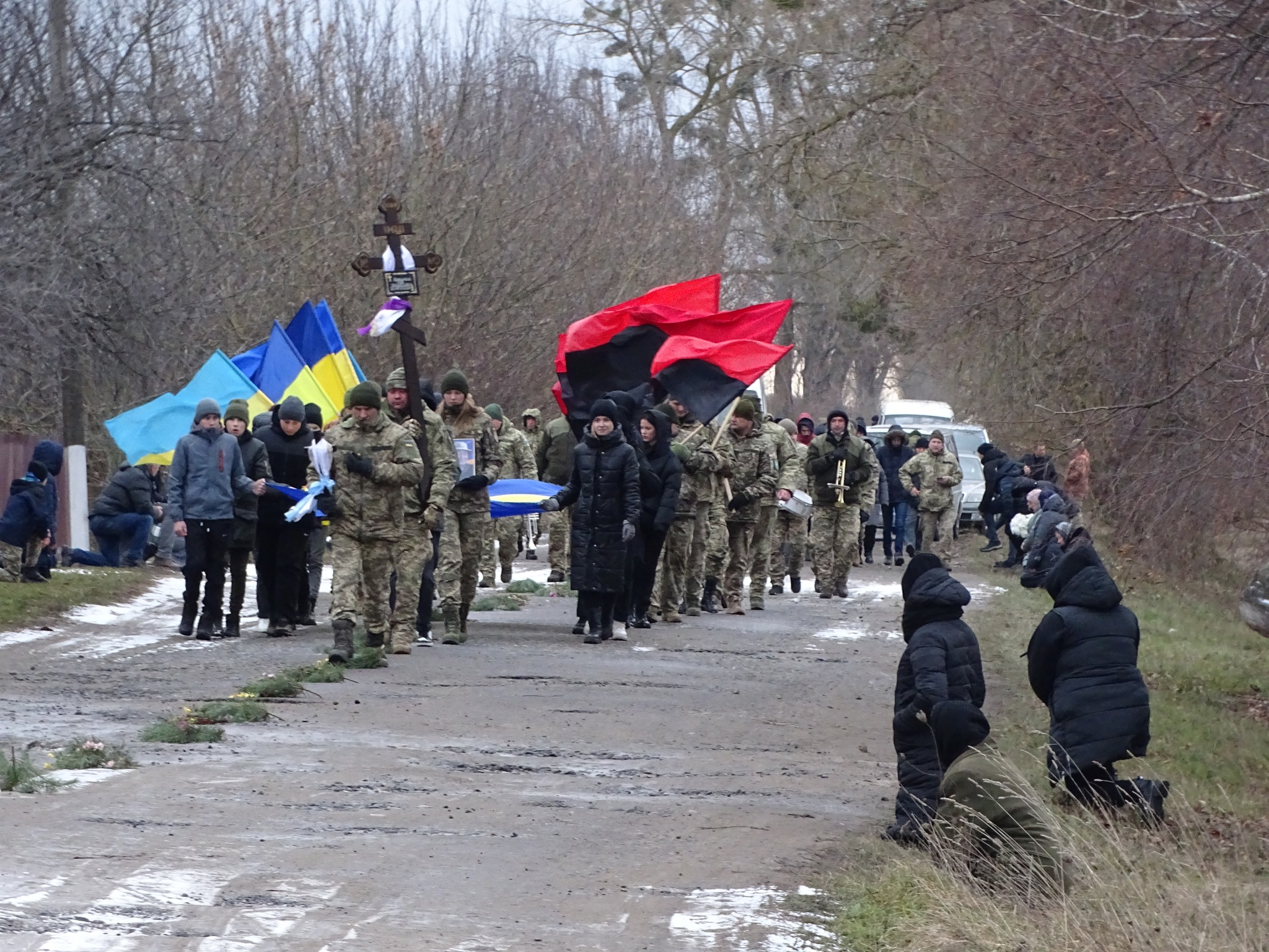 Боронив рідну землю упродовж двадцяти місяців: на Волині в останню земну дорогу провели Ігоря Корицького