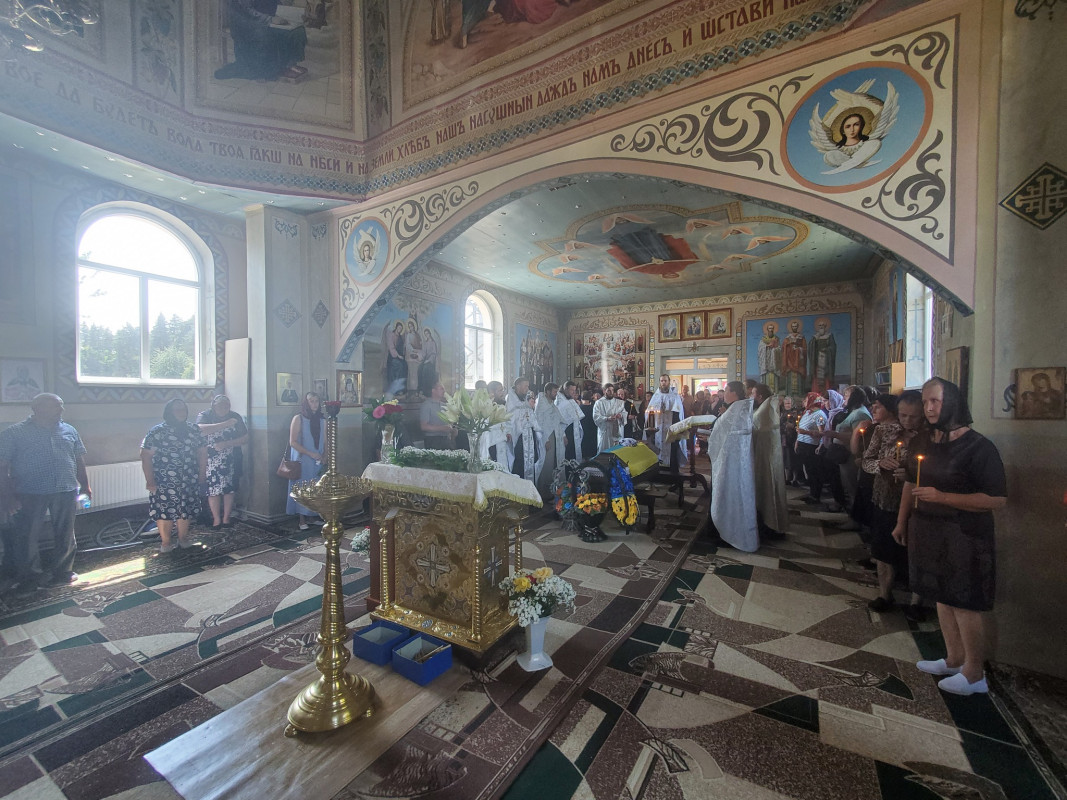 Зник безвісти 11 місяців тому: на Волині поховали Героя Анатолія Барабана