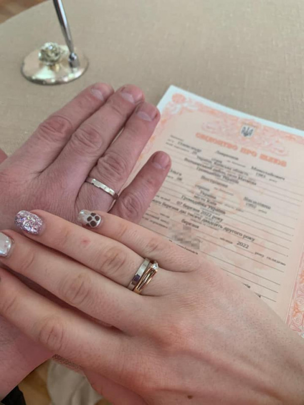 У Києві прикордонник одружився зі своєю коханою у перервах між повітряною тривогою