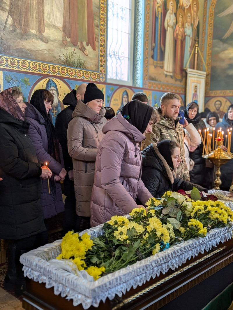 Завжди був готовий допомогти: на Волині провели в останню дорогу загиблого воїна Івана Оніщука