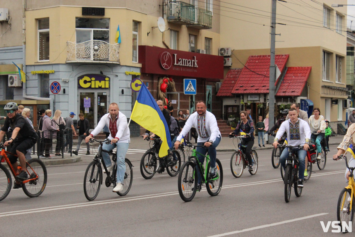 День міста у Луцьку: «Велопробіг у вишиванках». Фоторепортаж