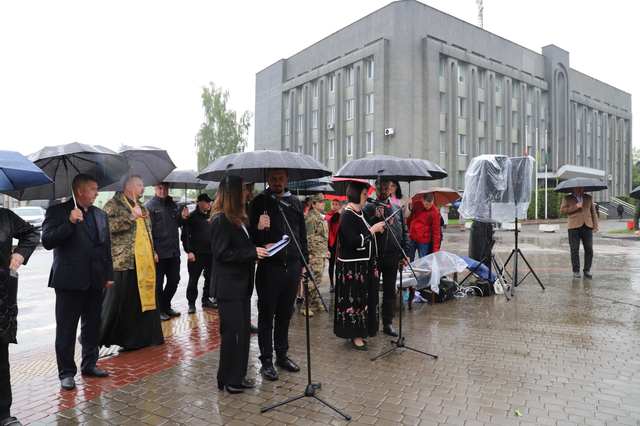 На Волині рідним полеглих Героїв та військовослужбовцям вручили високі державні нагороди