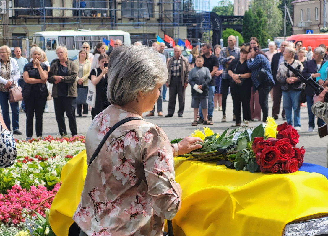 Надію родини змінила страшна звістка: на Волині попрощалися з Героєм Віктором Дорощуком, який довгий час вважався зниклим безвісти