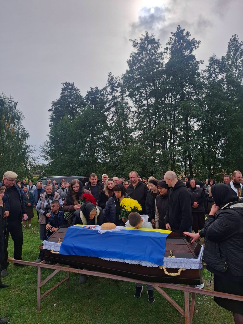 Волиняни попрощалися із захисником Олександром Пінчуком, який понад два роки вважався зниклим безвісти